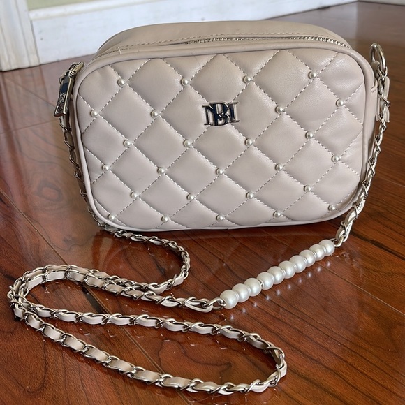 Badgley Mischka Taupe Faux Leather Pearls and Chain Crossbody Strap Purse Bag - Picture 2 of 9
